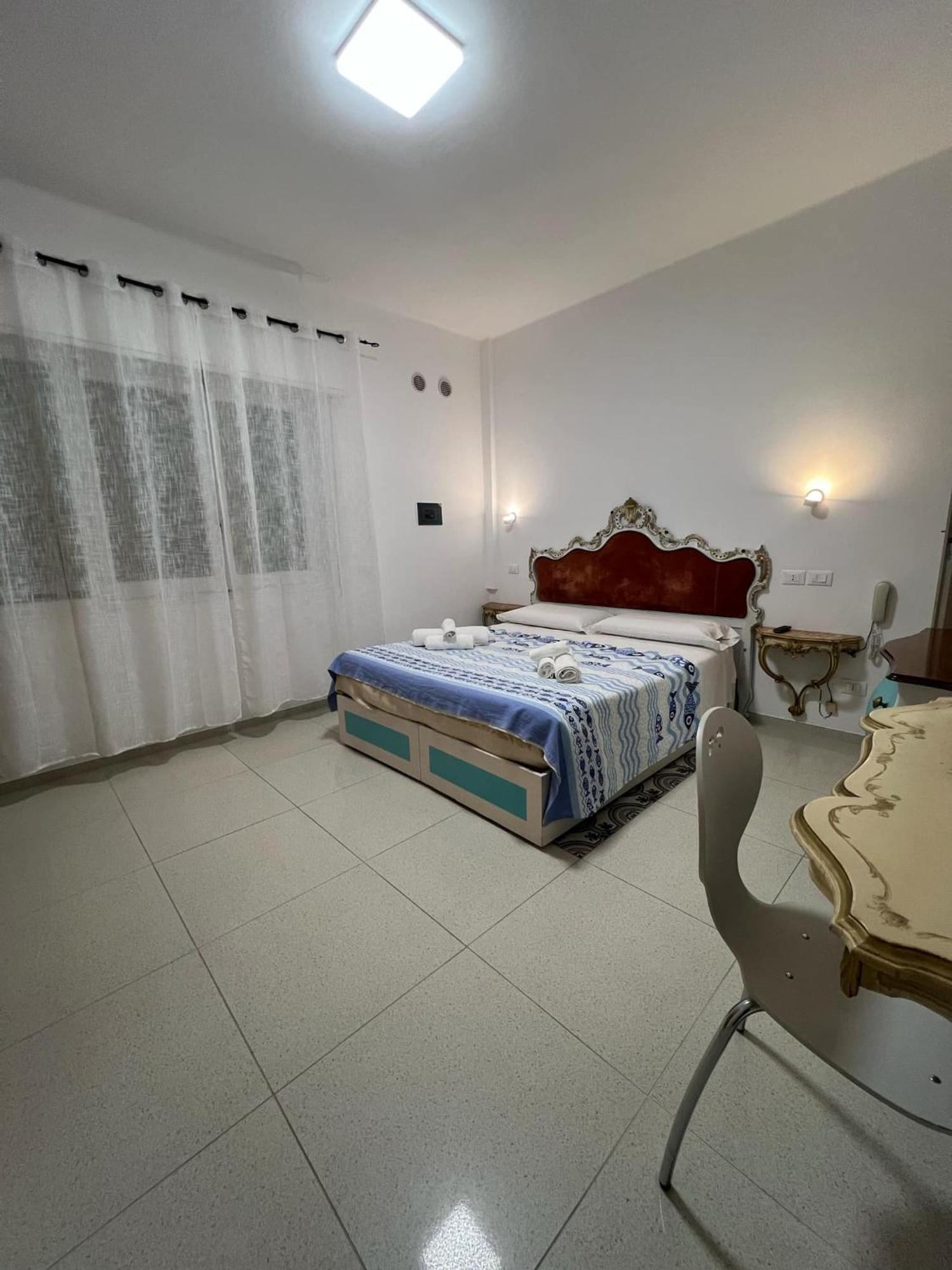 Bike Hotel Oasi Finale Ligure Exterior foto